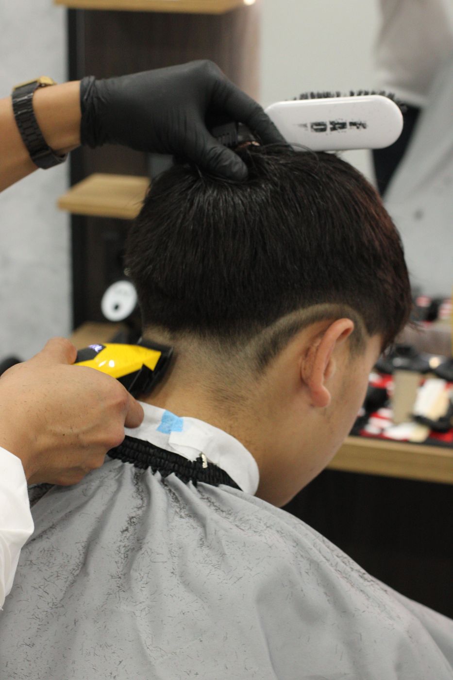 Corte fade a máquina en Belmourde Barbería, Pozuelo de Alarcón